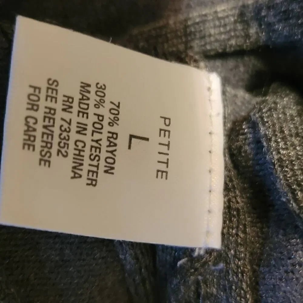 Roz & Ali Rouched Buttoned Gray Top Women's Size Petite Large